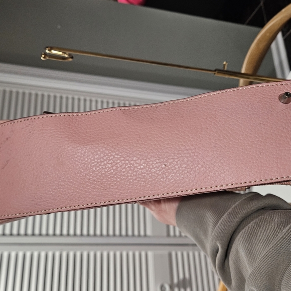Vintage Y2K MAXX NEWYORK leather/lizard Embossed Pastel Pink Buckle Shouder Bag. - Picture 10 of 16
